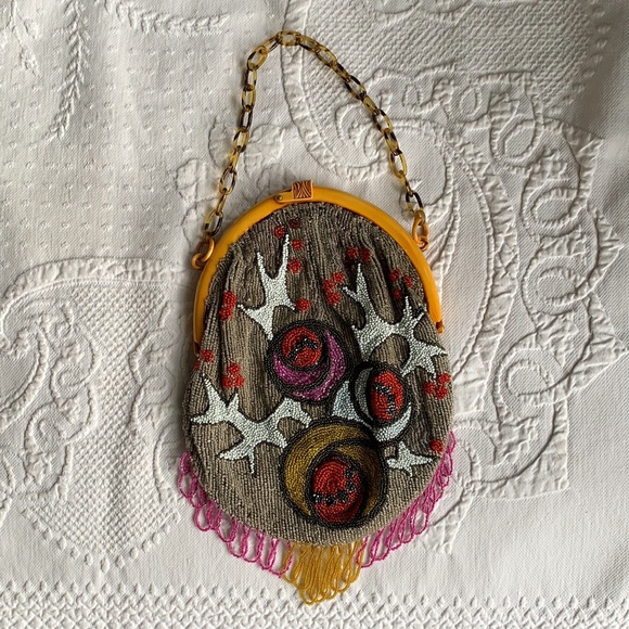 Beaded bag with Bakelite frame - Picture 2 of 7